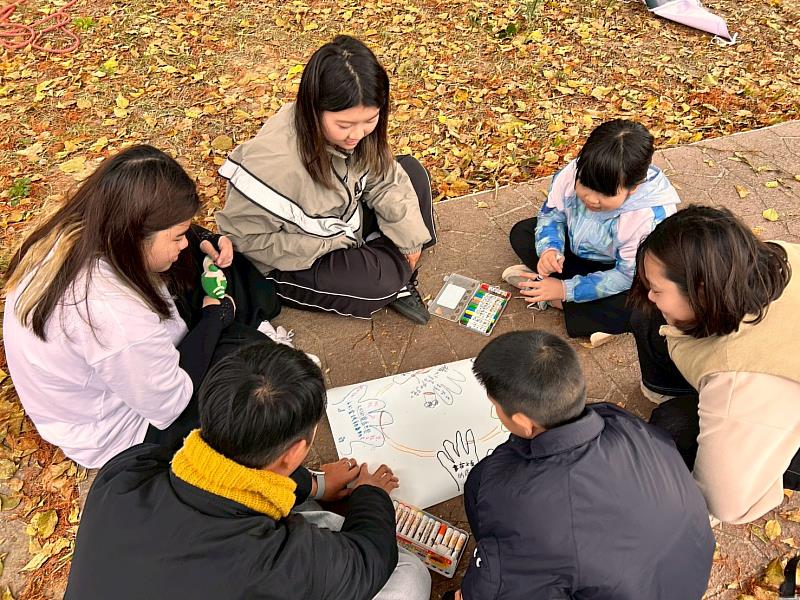 親子共學挑戰自我 學習繩索技巧與友善攀樹 培養勇氣與環境素養