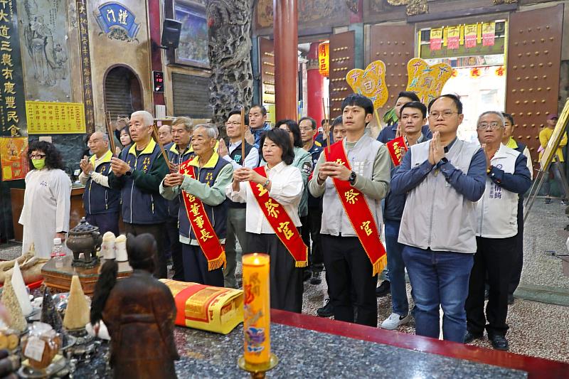 0_嘉邑祀典大天宮丙午年迎春禮 黃敏惠市長為芒神 春牛點睛 (2)