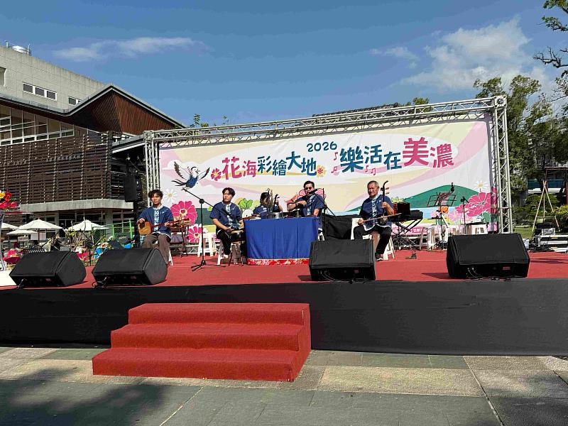 活動由客家八音帶頭開演揭序