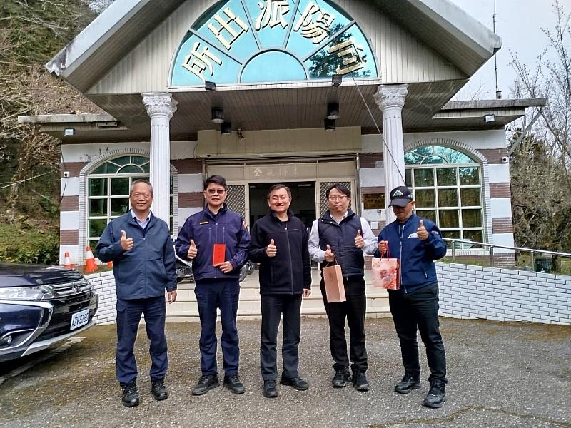 臺東縣警察局長林宏昇深入南橫最高點向陽派出所慰勉「深山守護神」
