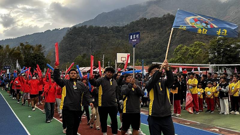 阿里山鄉運登場 青年熱舞響應 「我運動，我不抽菸、不喝酒、不嚼檳榔」