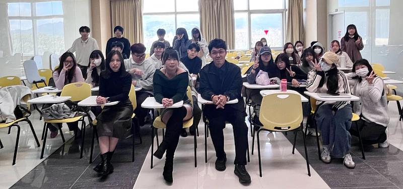 文化大學接軌職場 培育電商主播人才