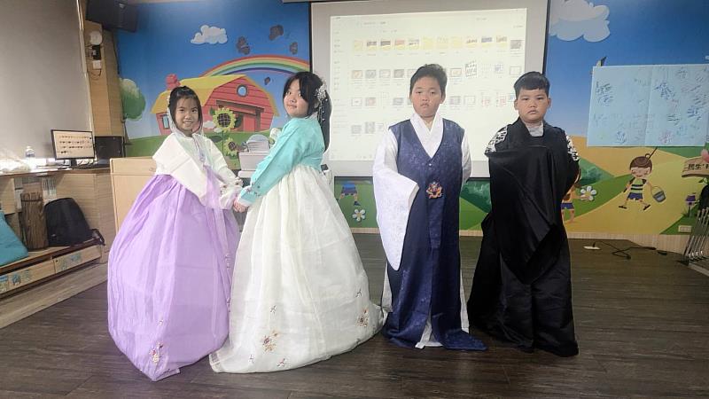 韓國服飾體驗。