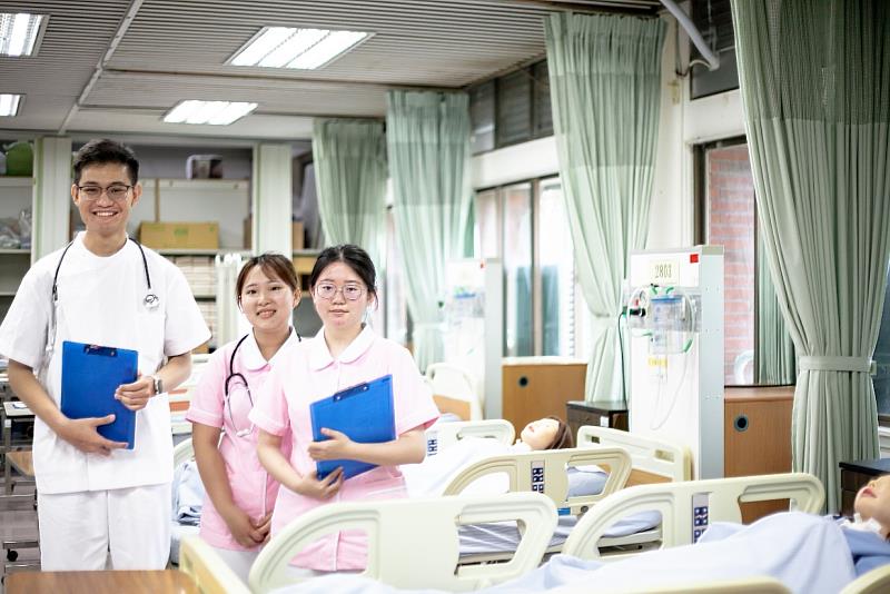 長榮大學與彰化基督教醫院的合作,為護理系學生提供扎實的學習資源。