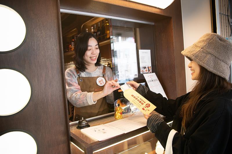 嘉市普發6000元振興消費金政策，鼓勵民眾在地消費。