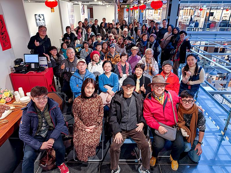 霧中相遇 展開對話 《朧日書寫》范子翔、卜馨賢雙人展鶯歌光點開幕