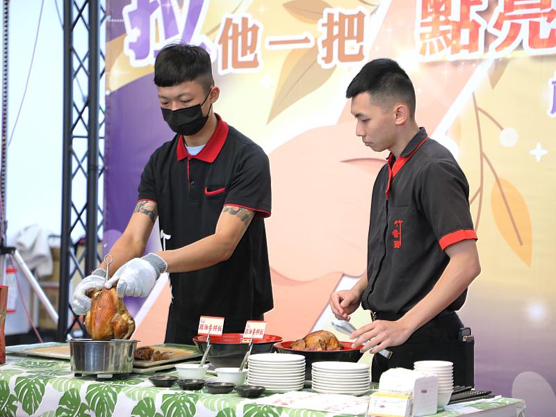 嘉義縣警局歲末感恩活動 攜手業者助少年重返正途