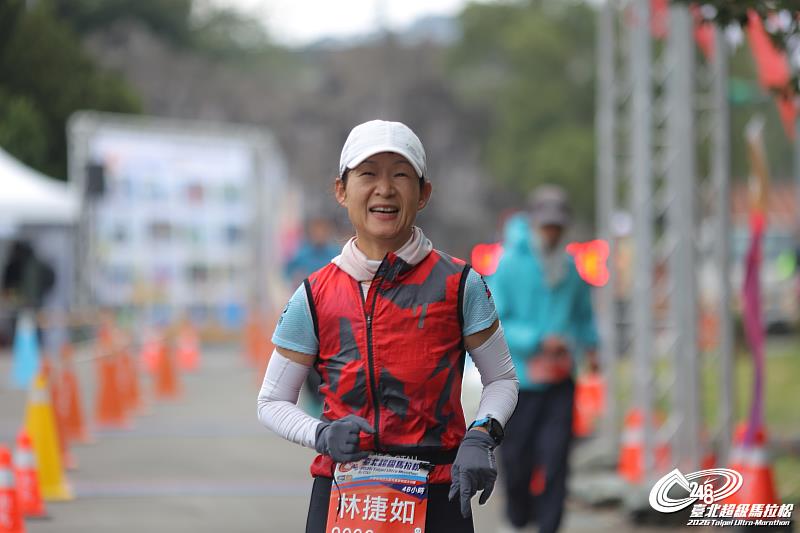臺灣女將林捷如不斷突破自己極限，全程以穩健的步伐逐步推進里程，大幅刷新個人紀錄，成為國內女子第1名。