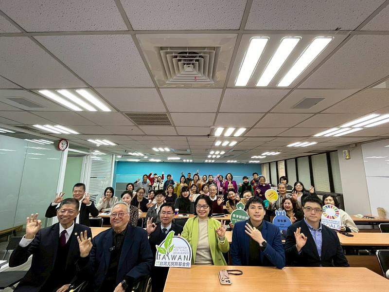 尤努斯三零ESG精英講座《ESG時代的影響力溝通：讓價值被聽見》參與者合影。