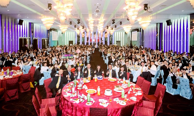 永慶加盟四品牌屏東區聯合尾牙是屏東房仲業規模最大的盛宴。圖片來源：永慶房產集團