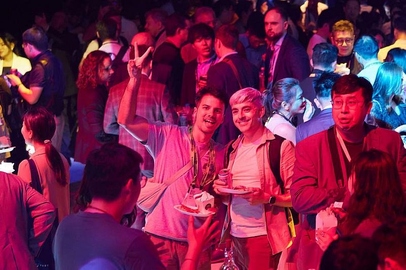 展望2026 年,InnoVEX將推出多項亮點活動,其中InnoVEX Night Party預計於6月3日晚間在台北101舉辦。該活動為官方採邀請制之夜間交流安排,參與對象以COMPUTEX期間來台之新創團隊、國際投資人、企業代表及產業人士為主。相關活動內容與合作形式,將依精準觸及國際決策圈進行規劃與設計,並由主辦單位保留最終調整與合作決定權。
