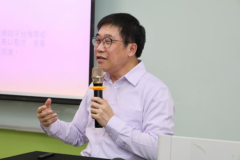 前司法院司法行政廳副廳長林三元律師以「校園霸凌案例分析」為題進行講座。