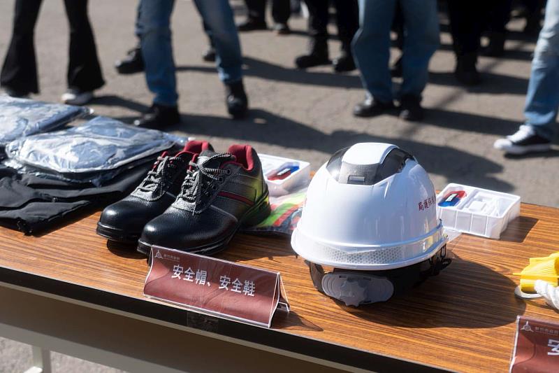 竹市府持續優化清潔隊員的制服與安全配備,提升執勤舒適度與安全保障。
