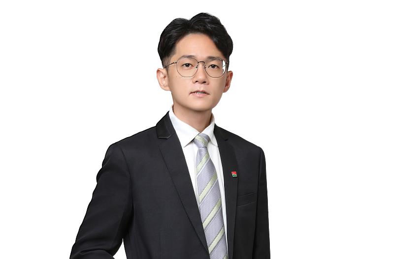信義房屋方偉維在服務過程中,堅持深入探索買方購屋需求,並將客戶需求放在成交之前,讓他深獲好評。