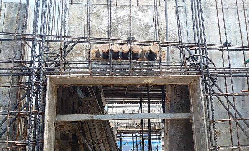 碳角固安裝現場實績，僅需鋼絲捆綁固定，施工方便快速。