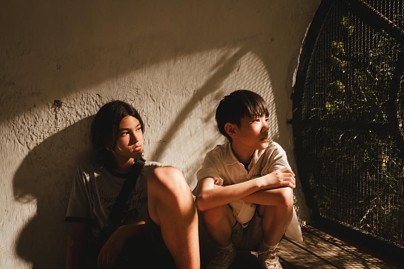 導演呂柏勳的首部長片《懸日掛月》亦脫穎而出入選「Far East in Progress WIP」單元。