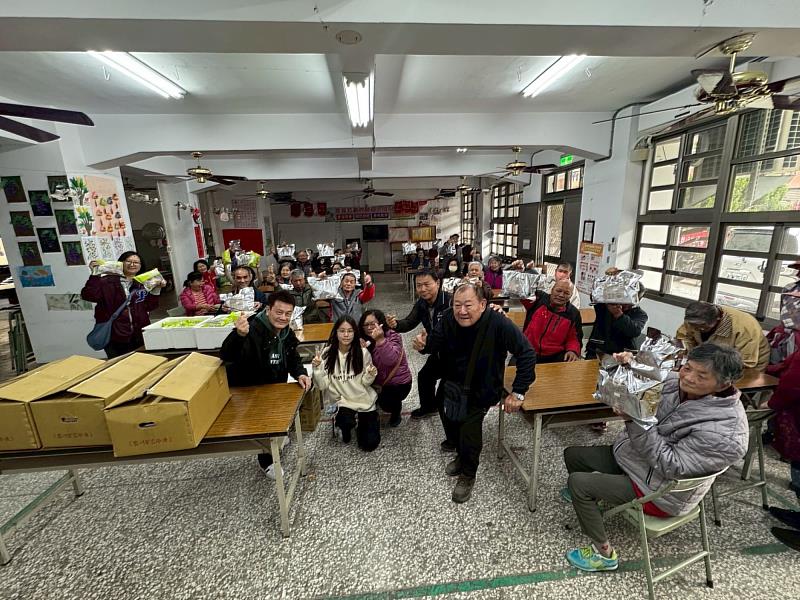 亞洲大學學生會送愛到南柳活動圓滿成功。