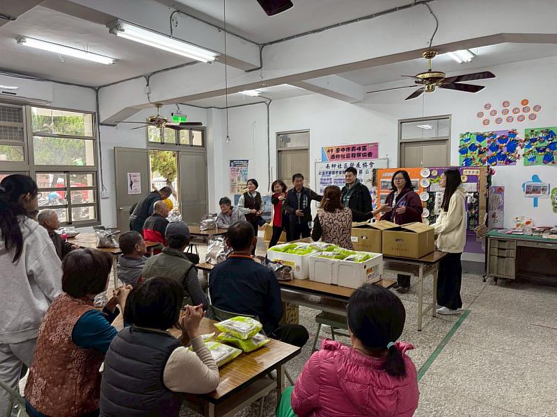 里民們對亞洲大學充滿點點滴滴的感謝。