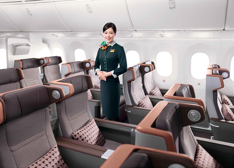 長榮航空桃園－美國首府華盛頓航線將採用三艙等配置之波音787-9機型飛航，除了商務艙及經濟艙，同時也配備類比商務艙規格的「全新第四代豪華經濟艙」，提供兼具優雅與舒適的客艙體驗。