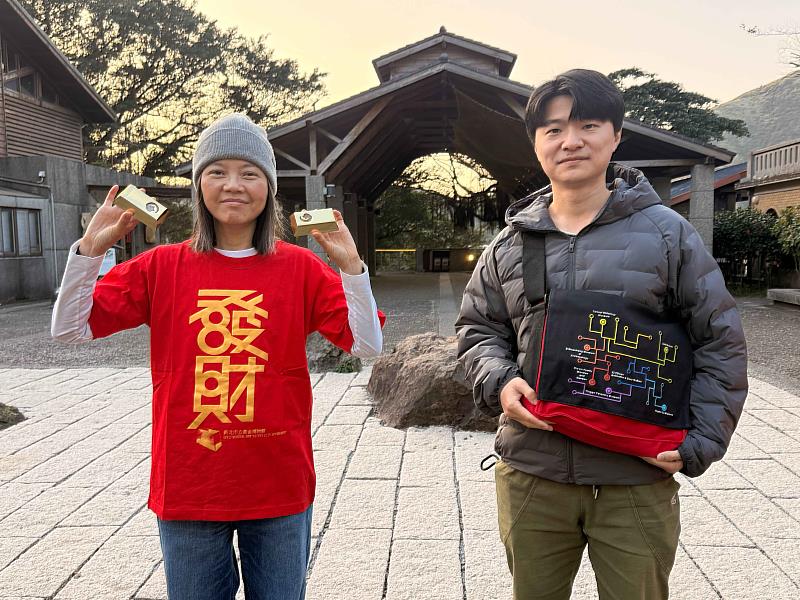 參加「神馬都有抽抽樂」有機會將發財T恤、地圖書包等文創商品帶回家。