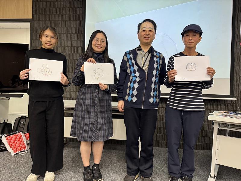 小幡公春老師與參與學員合影。