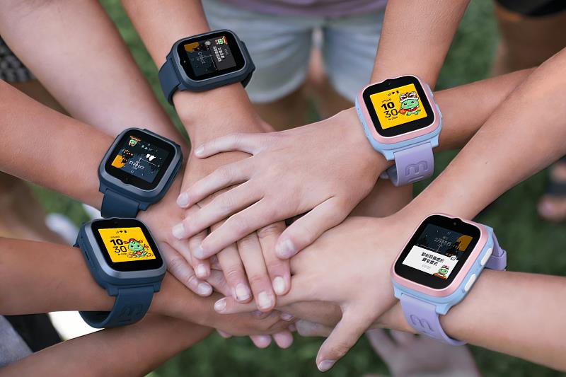 台灣大哥大為孩子帶來新年獻禮，電信獨家「myFirst Fone S3 SE 4G兒童智慧手錶」，推出「myFirst吉祥物mino小恐龍」農曆馬年限定數位內容。