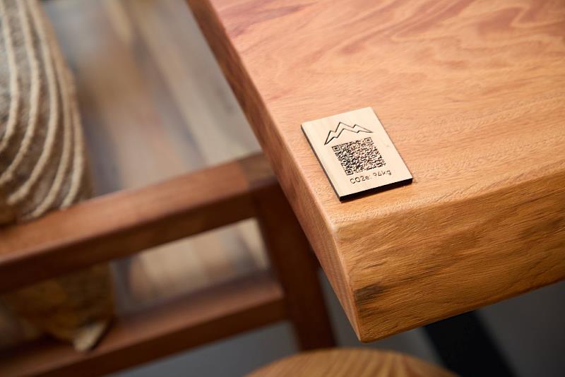 活動家具引入「REWOOD湖口創生」團隊的循環修枝木工藝。