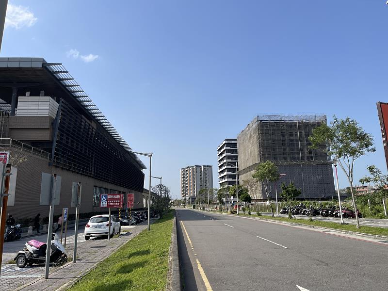 A10山鼻重劃區價位相對親民，距離機場近、有捷運，近年人口持續成長、各項建設持續開發，是桃園具發展潛力的重劃區之一。