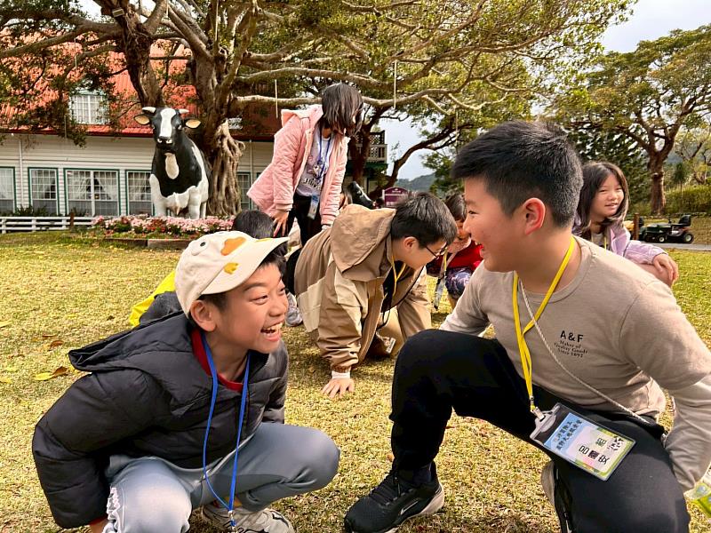 結合飛牛牧場場域特色,苗栗救國團新推出「牧野冒險王.星野大地探索營」。