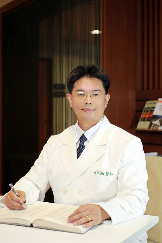 何宗融副院長。