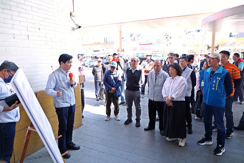 黃敏惠市長視察嘉義火車站、先期轉運中心,確保春節疏運安全。