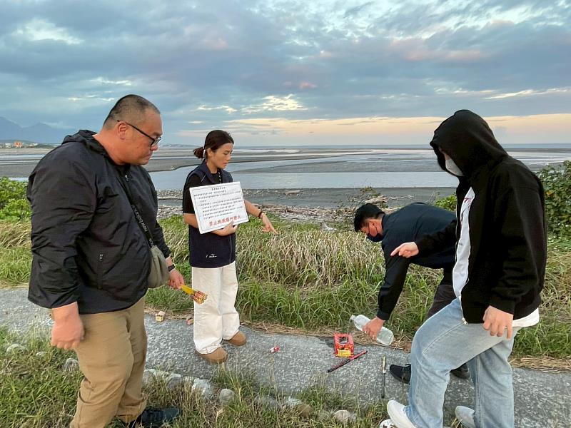 臺東縣府呼籲春節施放爆竹煙火應遵守限制時段 炮屑與紙盒應立即清除 祥和乾淨迎新年