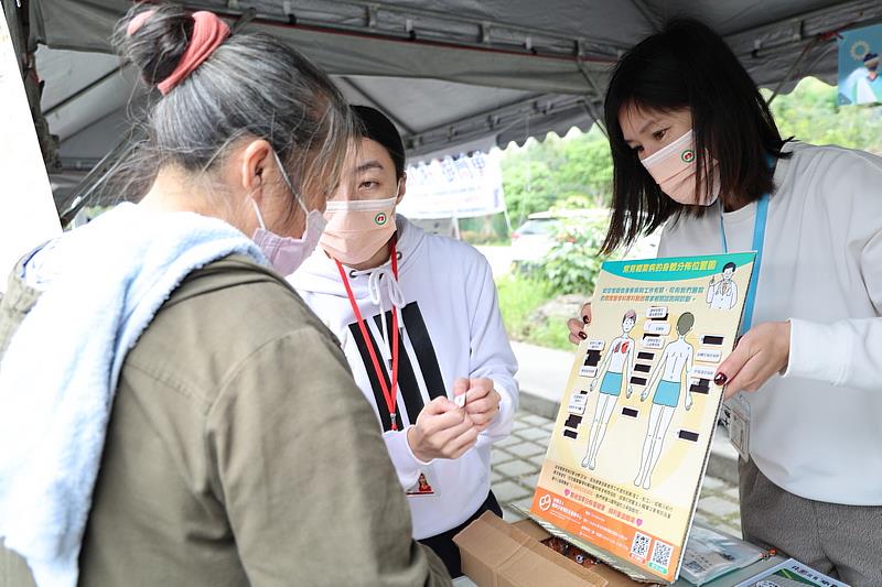 花蓮慈院以三年的時間推動秀林鄉全人照護模式相當成功，過程深入了解民眾需求，致力以各種形式的健康促進模式，與當地醫療及社區產生連結。