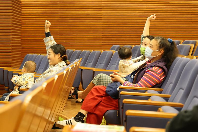 2026年首場爸媽教室,內容非常切合準媽媽們的需要,準媽媽們與講師互動熱絡。