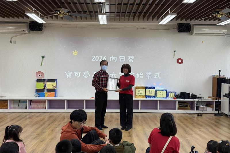 南大學生結合校園所學規劃寒假育樂營，將品格教育理念帶入國小現場，深化教育實踐經驗。