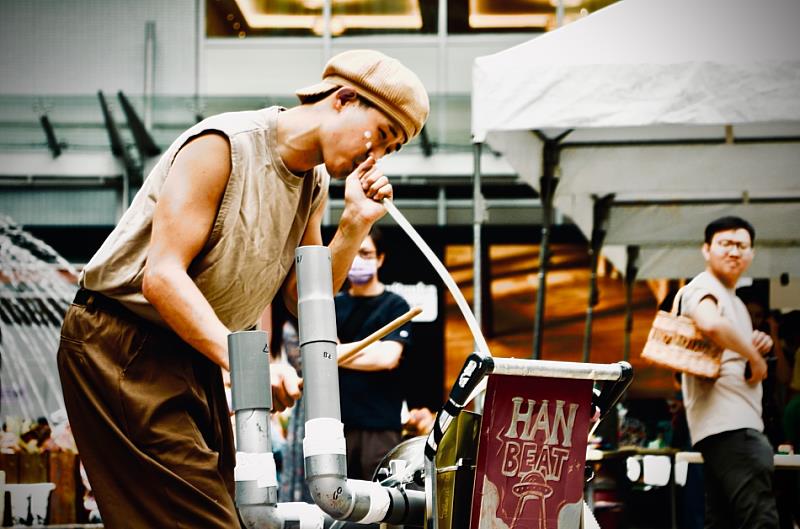 大年初六（2/22）由Han Beat吳承翰壓軸演出《街頭打擊秀》。
