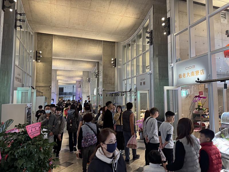 竹風漁市人氣爆棚!餐廳區正式開幕 春節加倍券天天送
