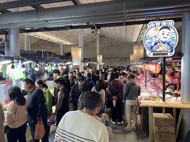 竹風漁市人氣爆棚!餐廳區正式開幕 春節加倍券天天送
