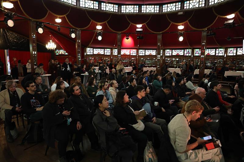 「臺灣提案專場（Taiwan Spotlight Pitching Session）」，現場超過百位來自歐洲、亞洲等地的國際製片、選片人與發行商。