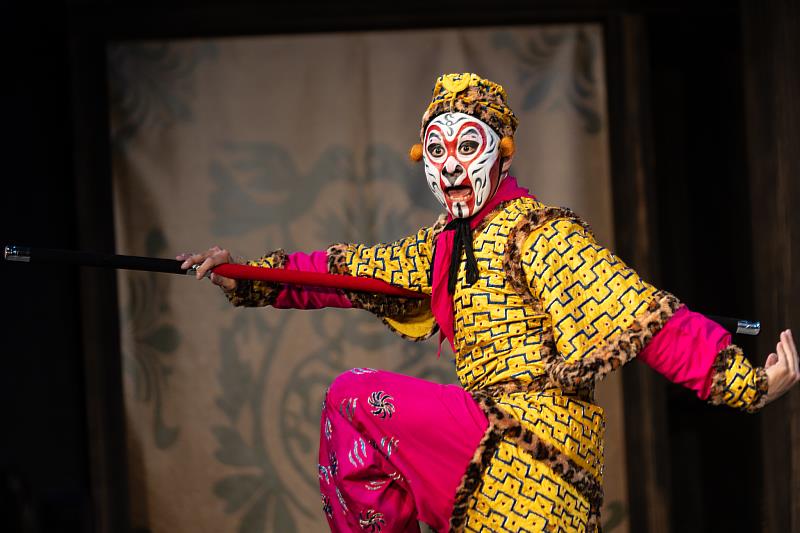 2月21日初五特別邀請「當代傳奇劇場」演出新編戲曲《馬上封侯》。