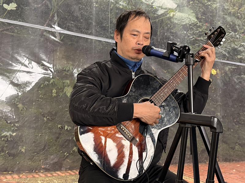 街頭藝人每日帶來精彩表演。