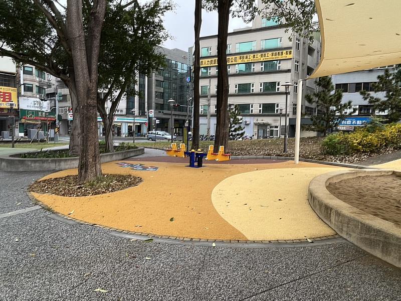 竹市中央公園兒童遊戲場優化完成。