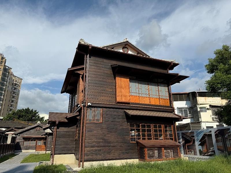 宿泊所啟建於日治時期至今已近百年，過去曾是林業人員往返八仙山林場與豐原地區出差時的重要據點，是林業文化發展歷程中不可或缺的見證者。