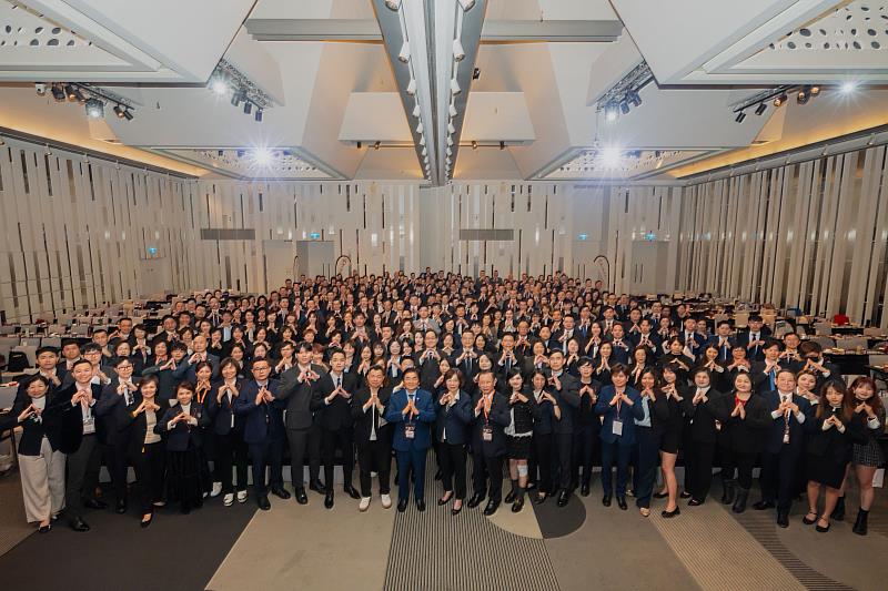 富士達保經重視人才價值，以扎實教育訓練為同仁專業賦能。