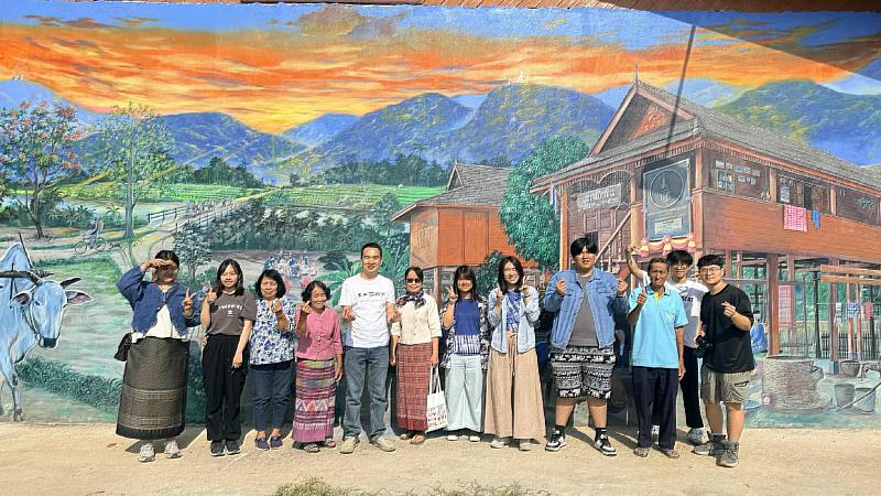 南華大學學生至泰國海外學習，推動永續與地方創生，並透過社區彩繪認識少數民族文化。