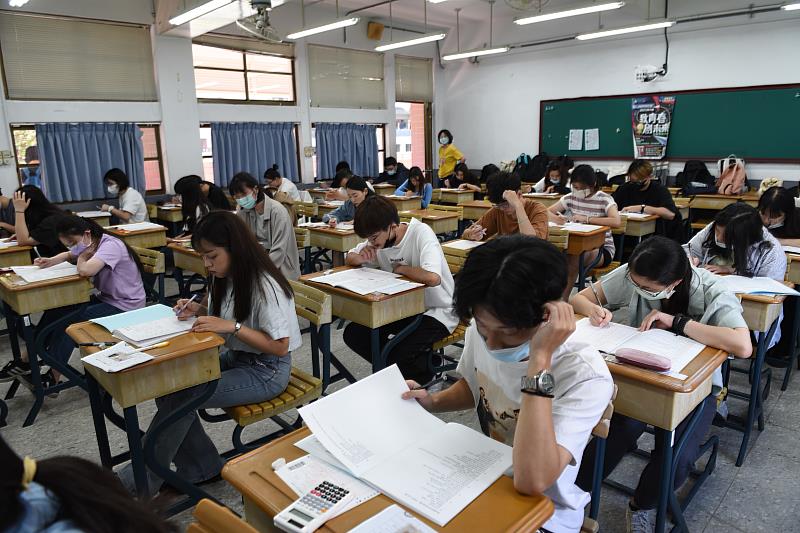 國際貿易大會考3月報考,5月30日考試,請把握報名時間。