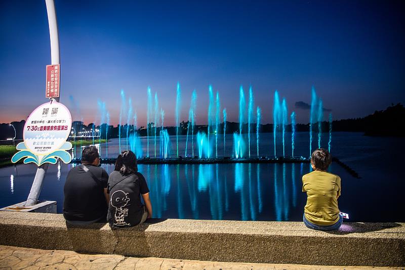 蘭潭音樂噴泉因水位偏低，2月25日起暫停演出。