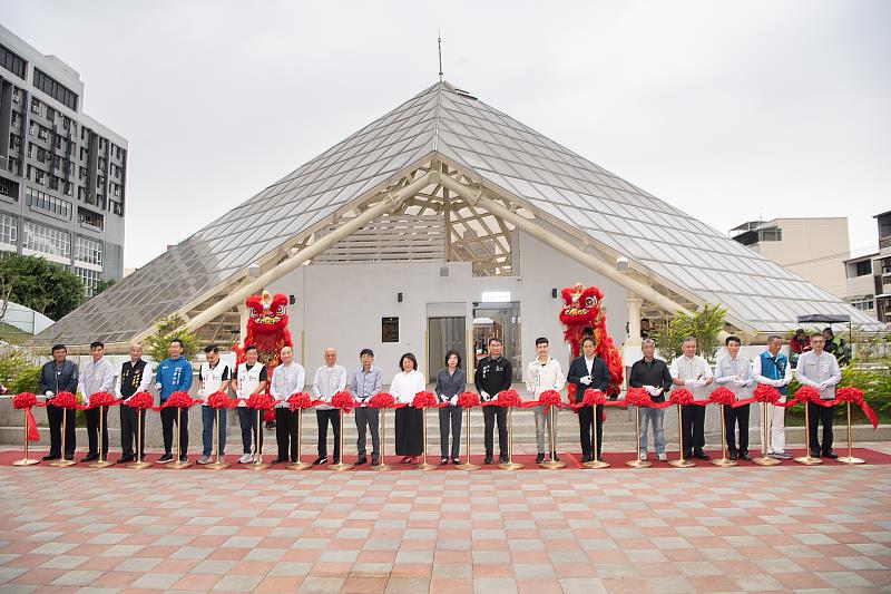 剪綵