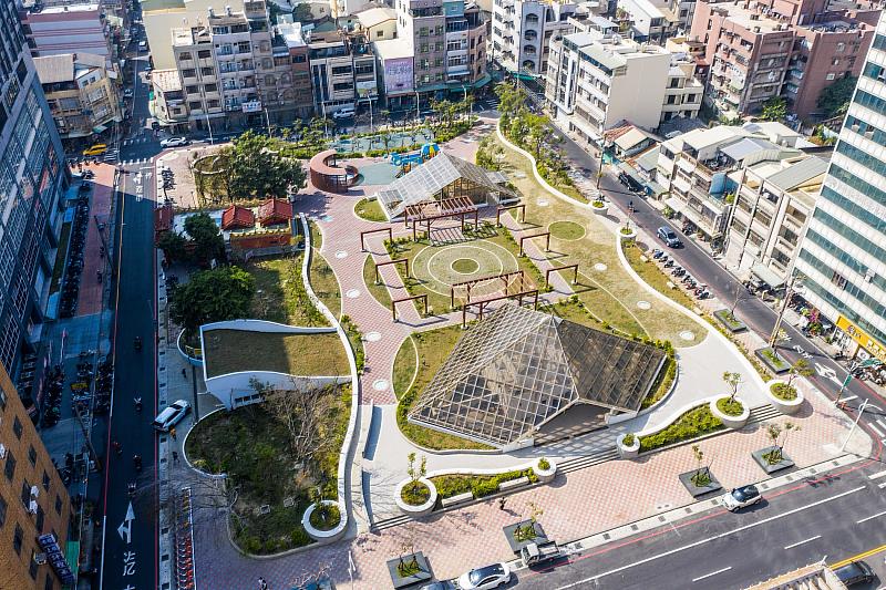 嘉市首座前瞻立體停車場啟用 義昌公園地下停車場打造智慧永續新里程