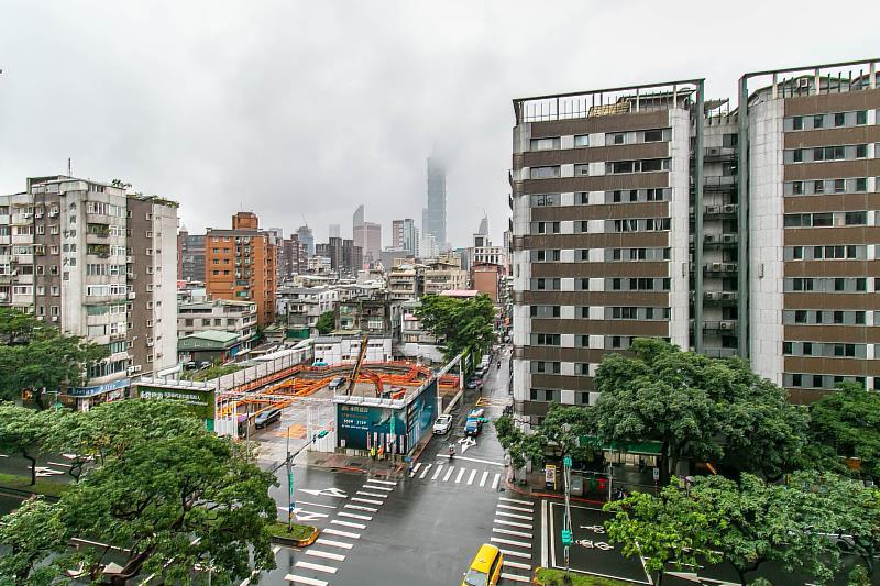 永慶指出，想要以2千萬元的總價在台北市買預售屋難度相當高，部分行政區近一年內甚至沒有成交紀錄。